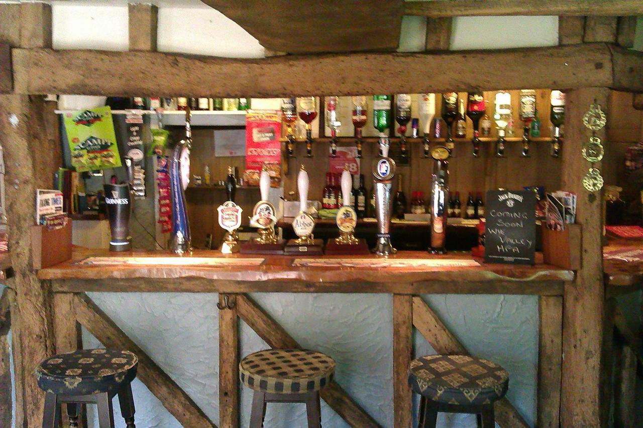 The Black Horse Inn North Nibley Room photo