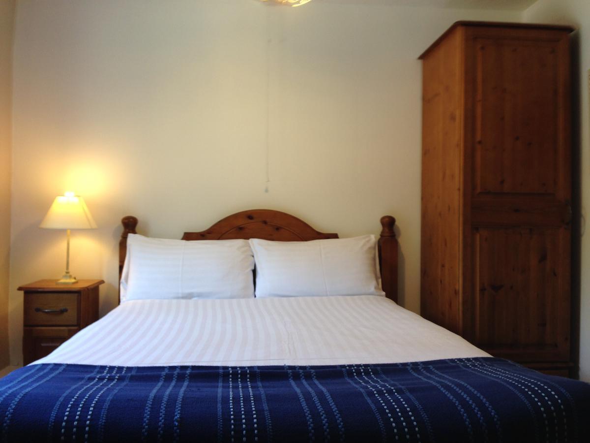 The Black Horse Inn North Nibley Room photo