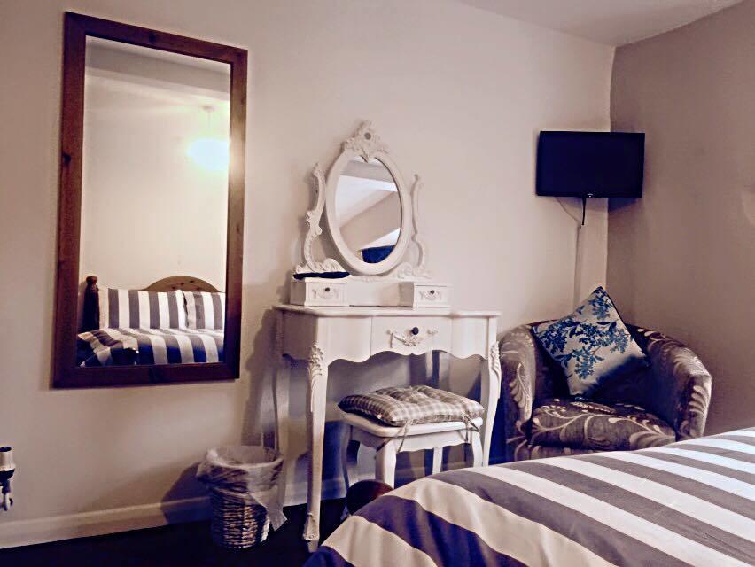 The Black Horse Inn North Nibley Room photo
