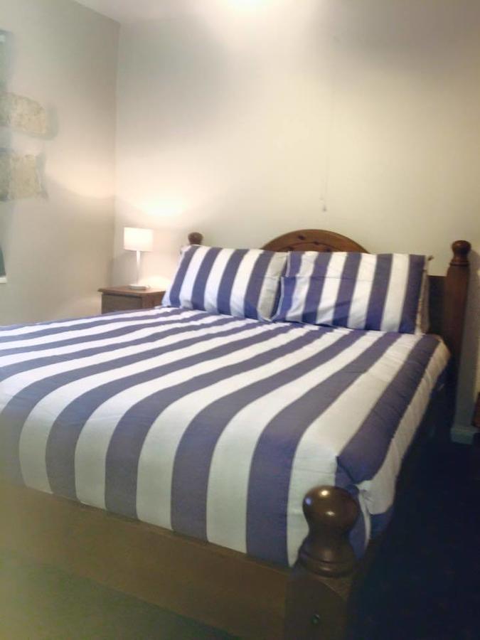 The Black Horse Inn North Nibley Room photo